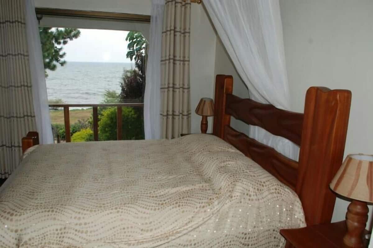 In-room safe, desk, soundproofing, free cribs/infant beds