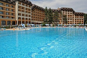 Innenpool, AuĂenpool