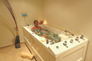 Sauna, steam room, detox wraps, massage/treatment rooms