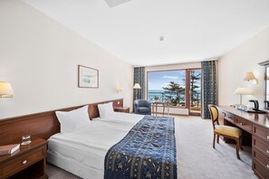 Minibar, safe på rommet og wi-fi (inkludert)