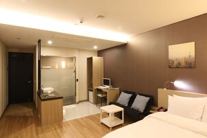 Quarto casal standard | Escrivaninha, Wi-Fi de cortesia