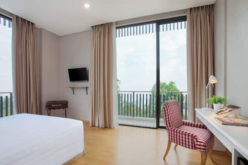 Premier Room