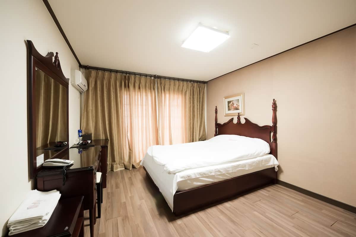 Suite, Annex | 1 Schlafzimmer, Verdunkelungsvorhänge, kostenloses WLAN, Bettwäsche
