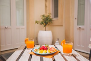 Daily buffet breakfast (EUR 8 per person)