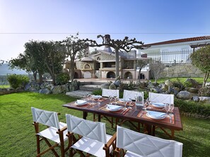 Outdoor dining - Luxury Villa Margarita (Hersonissos)