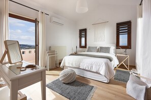 Luxury Villa, 5 Bedrooms, Partial Sea View | 5 bedrooms, in-room safe, desk, soundproofing - Luxury Villa Margarita (Hersonissos)