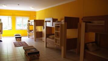 Shared Dormitory, Mixed Dorm (Single Bed) | Premium bedding, in-room safe, iron/ironing board, free WiFi