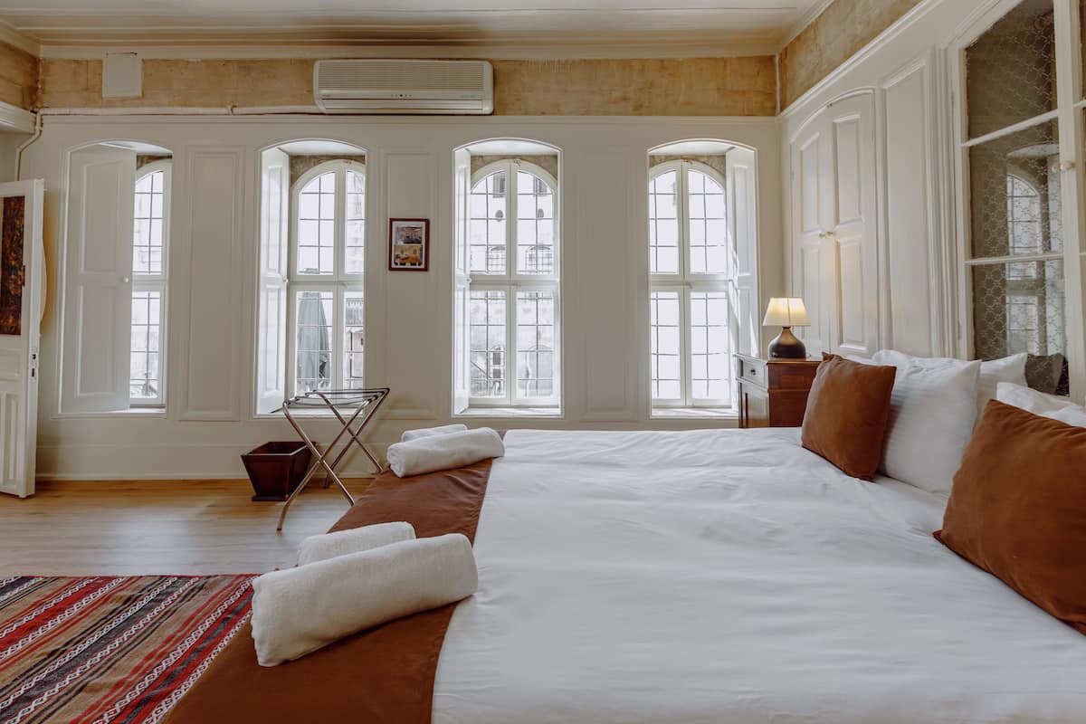 Double Room, Courtyard View | Minibar, in-room safe, iron/ironing board, free WiFi