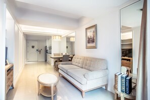 1 Bedroom | Living area