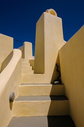 Exterior - Pyrgos Kastelli Villas (Santorini)