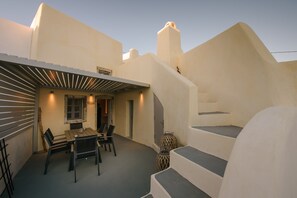 Duplex Villa (With Hot Tub) | Vista al patio