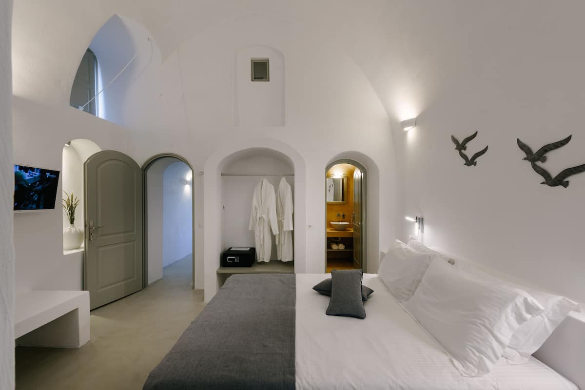 Duplex Villa (With Hot Tub) | 2 bedrooms, hypo-allergenic bedding, pillowtop beds, in-room safe