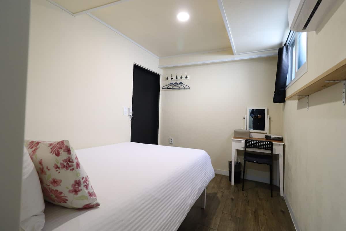 Superior Double Room | 1 bedroom, free WiFi, bed sheets
