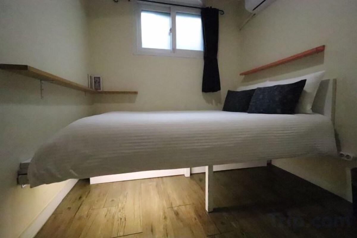 1 chambre, accès au Wi-Fi (inclus), literie fournie