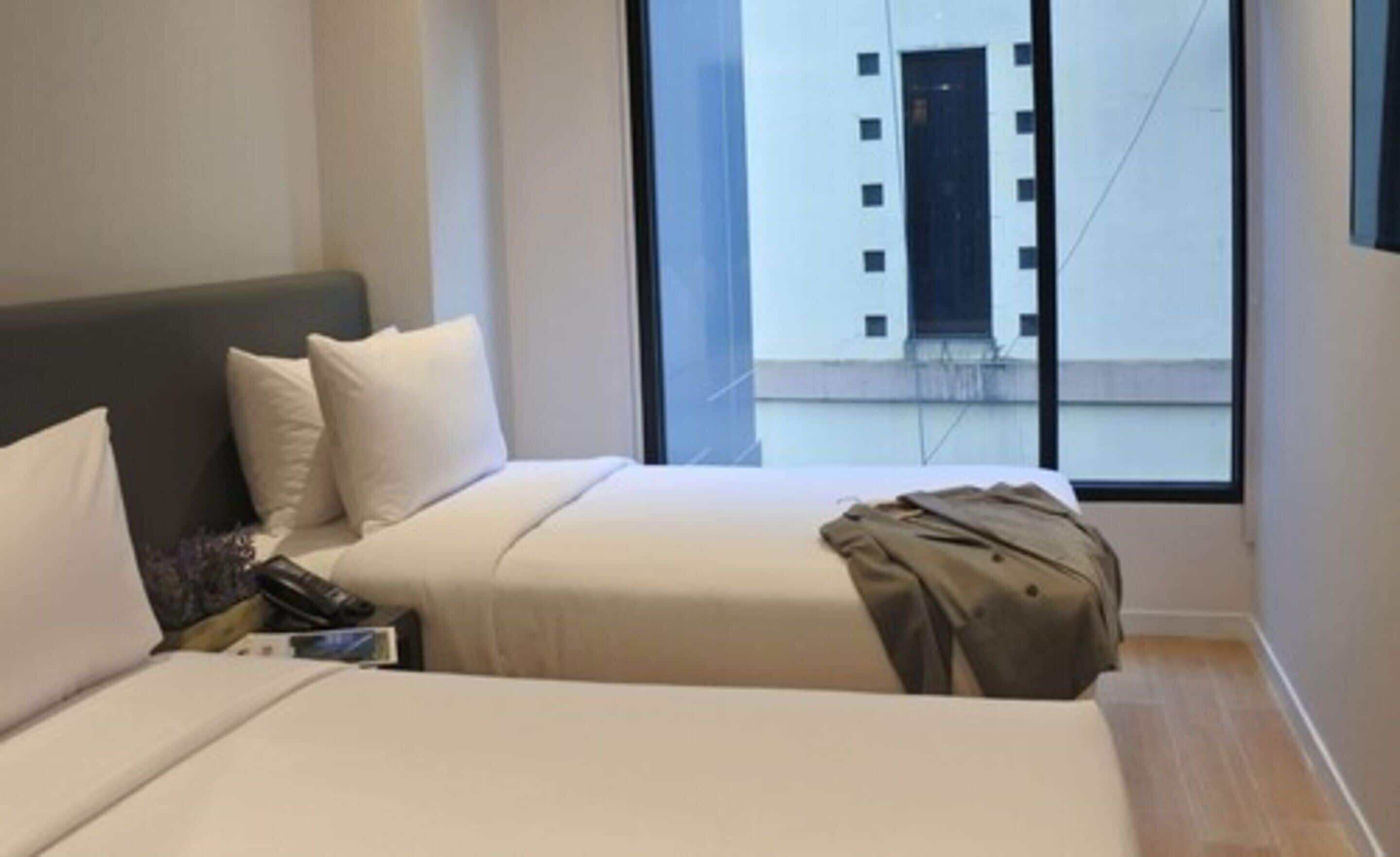 deluxe twin room | desk, soundproofing, iron/ironing board, free wifi