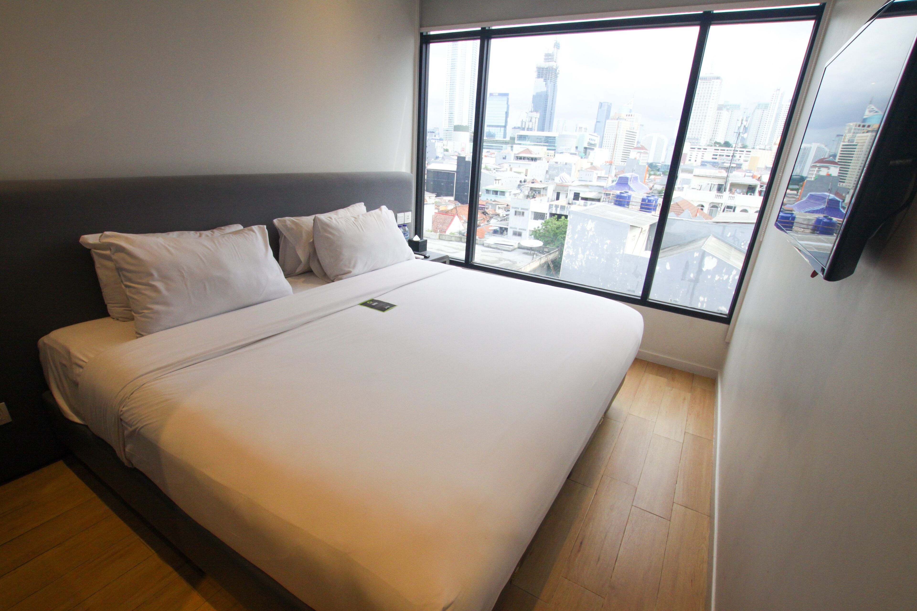 desk, soundproofing, iron/ironing board, free wifi