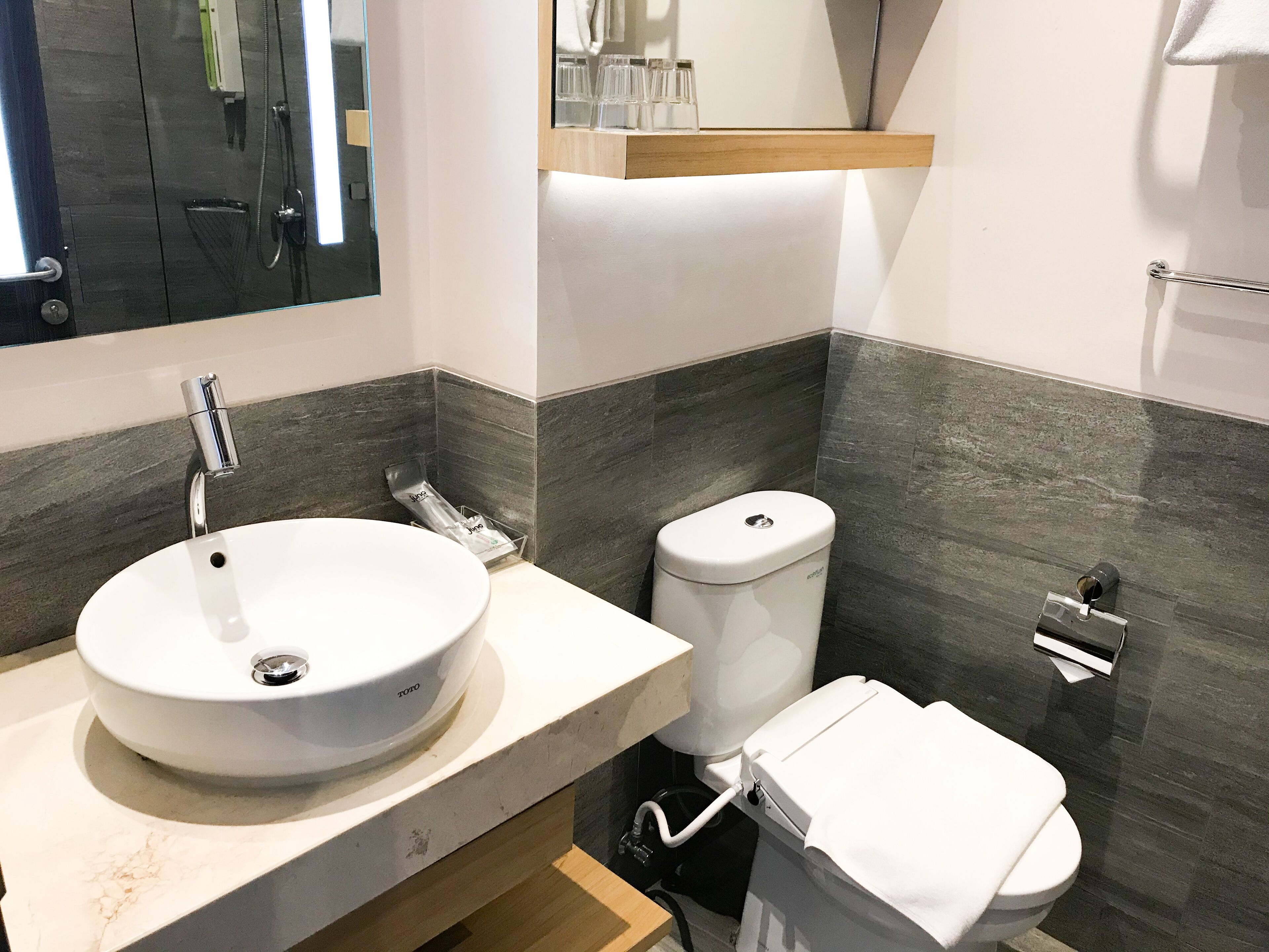 shower, free toiletries, hair dryer, slippers