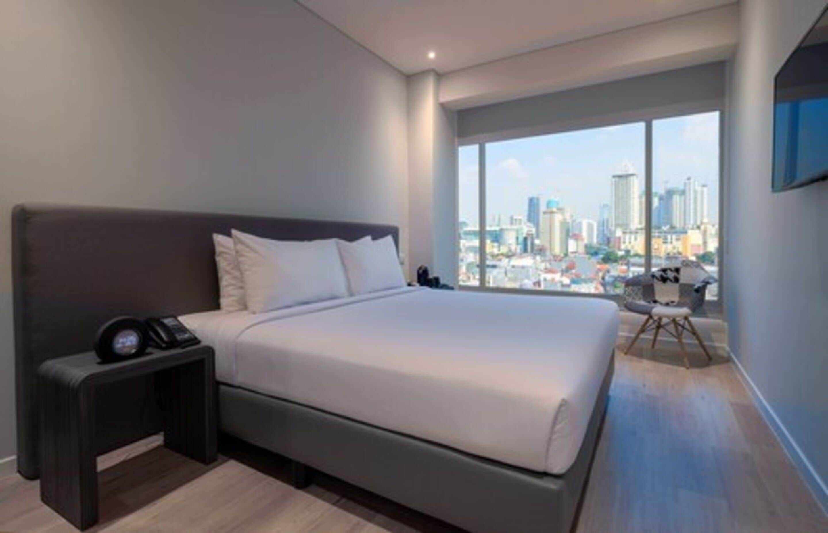 executive room | desk, soundproofing, iron/ironing board, free wifi