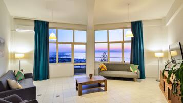 Apartment- 2 bedroom-Panoramic Sea View | Italienska Frette-lakan och sängtillbehör av högsta kvalitet