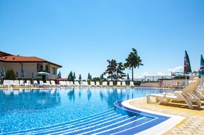 Outdoor pool - Festa Gardenia Hills (Sunny Beach)