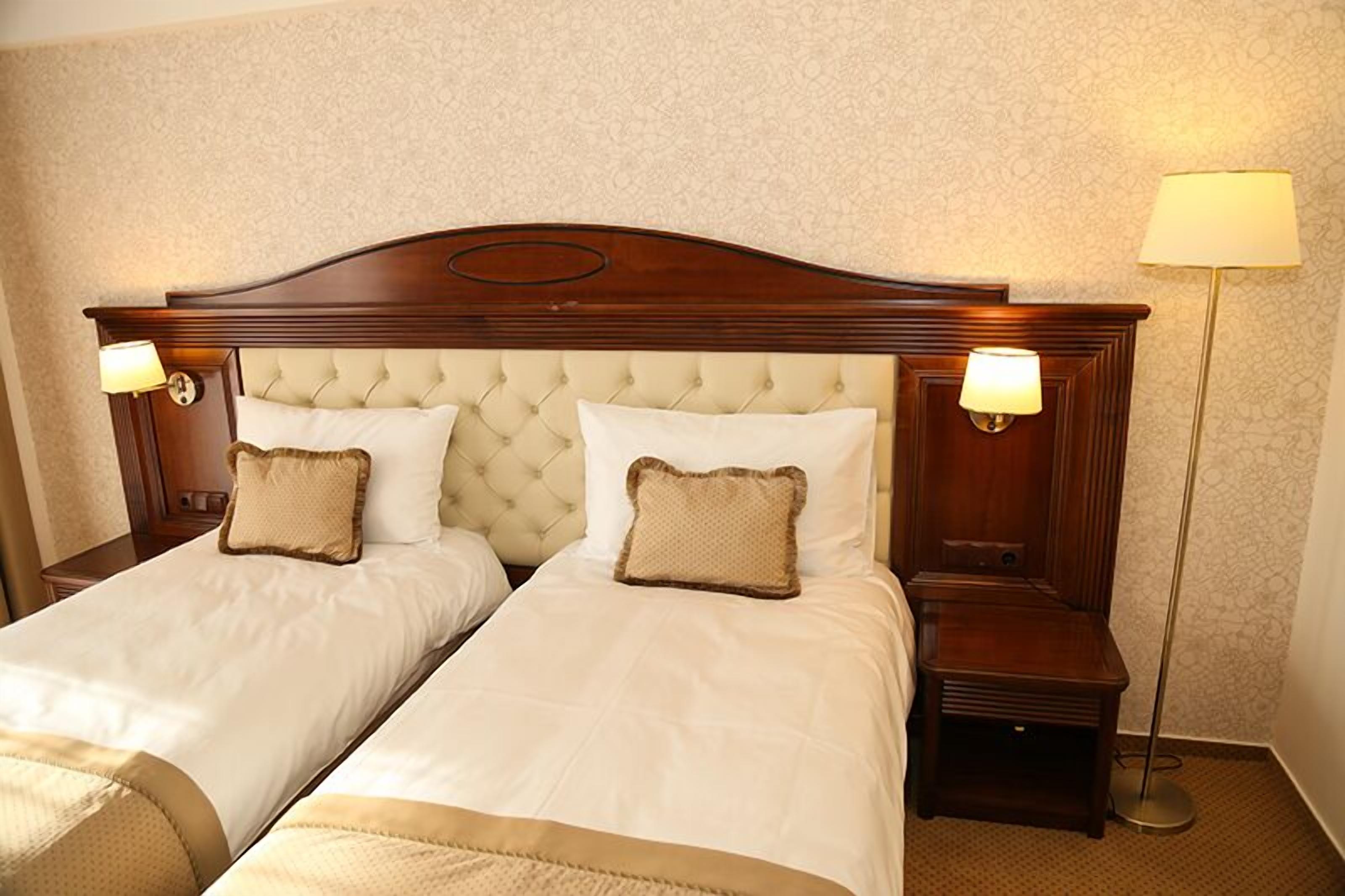 superior double or twin room 4**** | minibar, in-room safe, desk, iron/ironing board