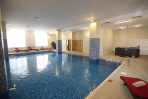 Indoor pool - Hotel Carmen (Predeal)