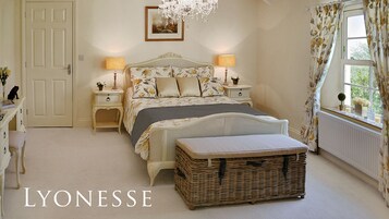 Luxury Double Room (Lyonesse) | Desk, iron/ironing board, free WiFi, bed sheets