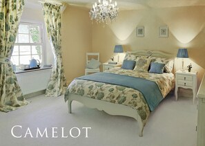 Luxury Double Room (Camelot) | Desk, iron/ironing board, free WiFi, bed sheets - Caroe Farmhouse (Camelford)