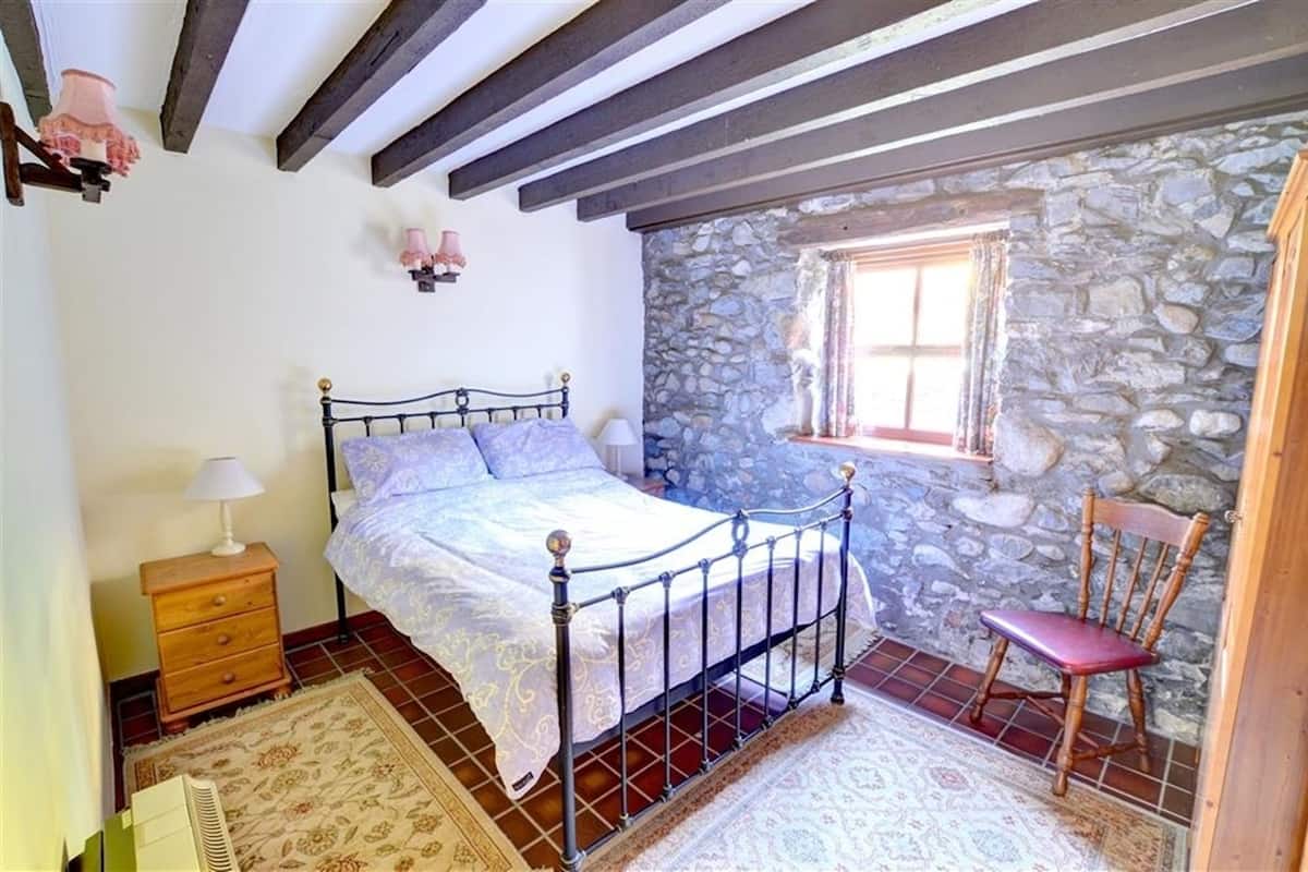 Casa de campo, 3 habitaciones (Llwyn Bedw) | Tabla de planchar con plancha, wifi y ropa de cama