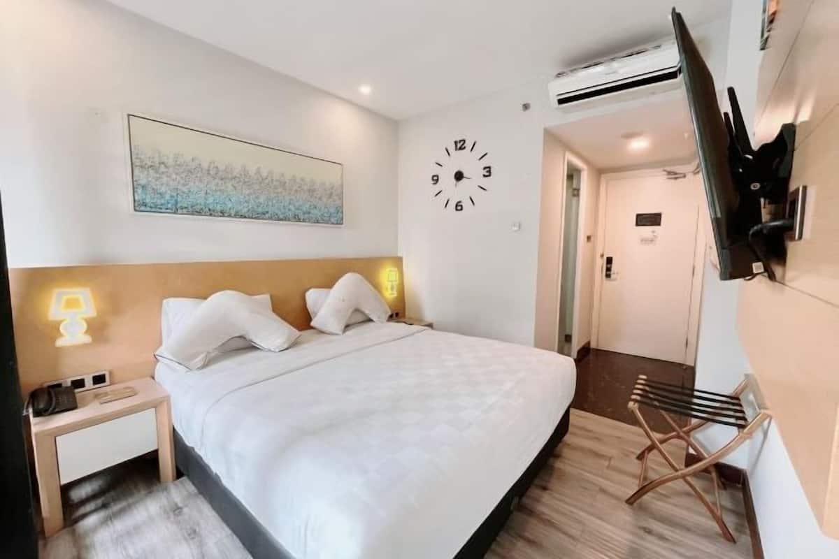 In-room safe, individually decorated, desk, blackout drapes