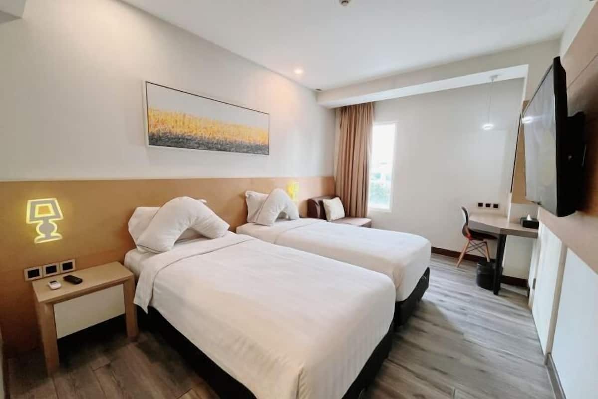 In-room safe, desk, blackout curtains, soundproofing