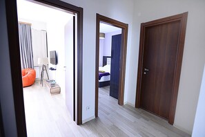 Lägenhet - 1 sovrum - kök | Skrivbord, strykjärn/strykbräda, barnsängar och extrasängar