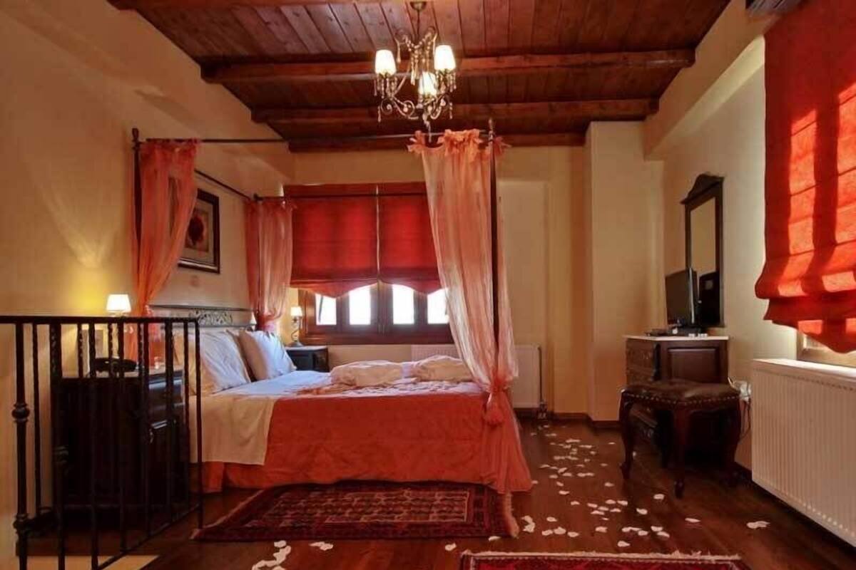 Luxury Duplex, Fireplace, Mountain View