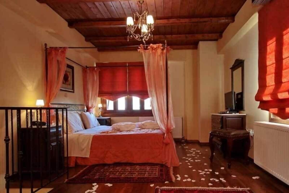 Luxury Duplex, Fireplace, Mountain View | 1 bedroom, premium bedding, individually decorated