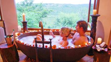 Luxury Suite, Balcony, Valley View | Bathroom | Separate bathtub and shower, deep-soaking bathtub, free toiletries