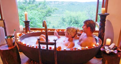 Umzolozolo Private Safari Lodge