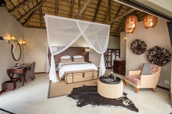 Presidential Suite, Jetted Tub, Valley View | Living area | Flat-screen TV - Umzolozolo Private Safari Lodge (Ladysmith)