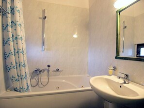 Luxury Villa, 1 Bedroom, Sea View | Bathroom