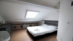 Apartment (1 Bedroom) | 1 bedroom, iron/ironing board, free WiFi, bed sheets