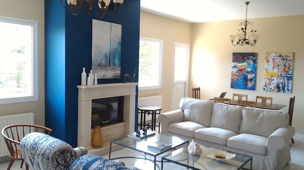 Apartment, 3 Bedrooms, Sea View | Living area | Flat-screen TV