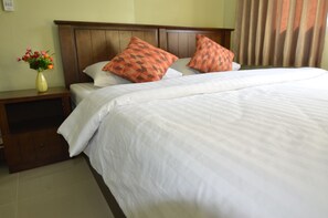 Desk, soundproofing - The Best Place (Samut Prakan)