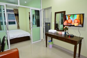 Studio | Desk, soundproofing - The Best Place (Samut Prakan)