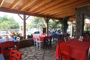 Café da manhã e jantar