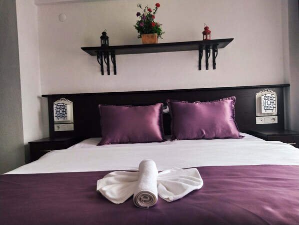 Grand Suite, Non Smoking, Garden View | In-room safe, desk, free WiFi