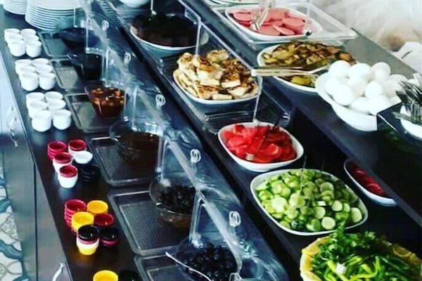 Free daily buffet breakfast