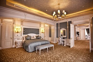 ห้องเพรสซิเดนเชียลสวีท | บริเวณนั่งเล่น | ทีวีจอพลาสมา