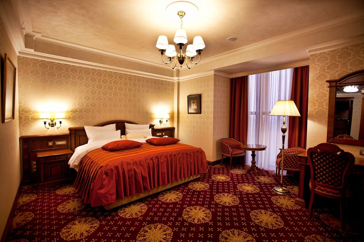 1 slaapkamer, een minibar, een bureau, geluiddichte muren