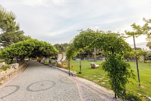 Garden - Aral Tatil Ciftligi (Bozcaada)