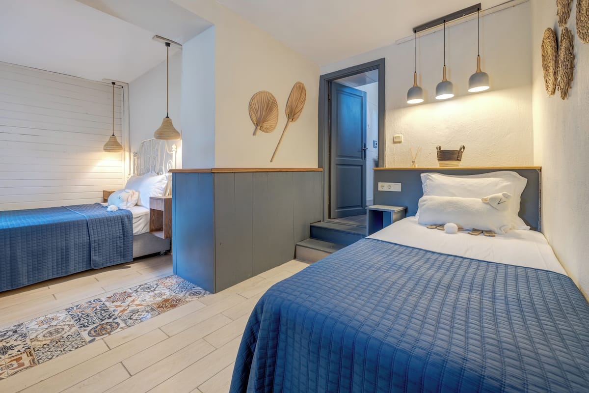 Comfort Triple Room | Premium bedding, minibar, individually decorated, individually furnished