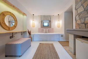 Comfort trippelrum | Sängtillbehör av högsta kvalitet, minibar och individuell inredning